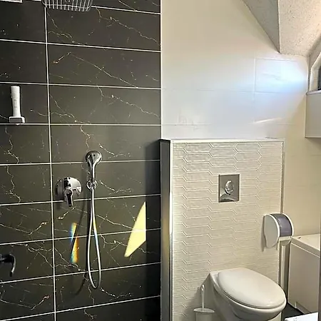 Otel Adeti 2*