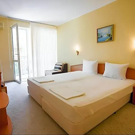 Hotell Adeti 2*