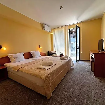 Adeti Hotell 2*